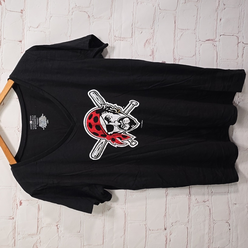 5th & Ocean Pittsburgh Pirate Tee Shirt Womens Size Large